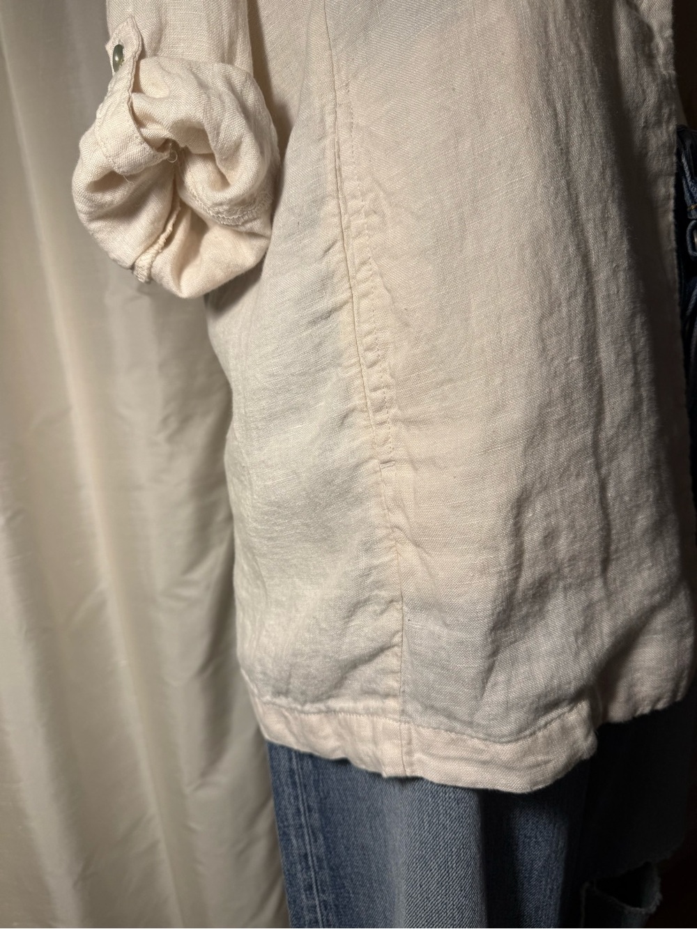 Women’s Lightweight Natural Linen Jacket with Mother of Pearl Buttons - Picture 5 of 11
